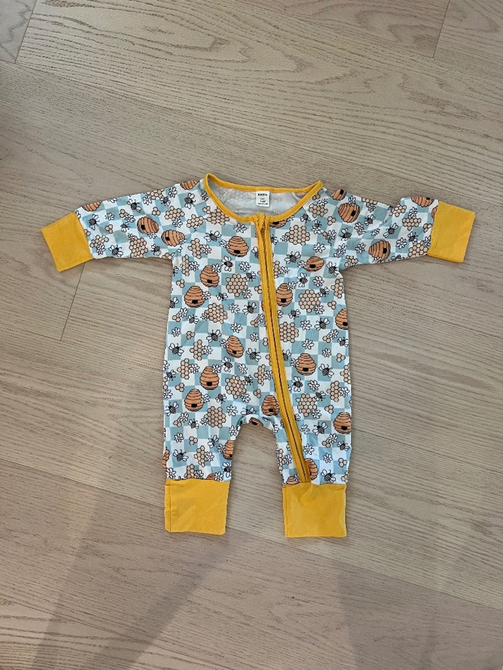 SHEIN Baby Bee Print Zip Romper Sleeper | Size 3–6M